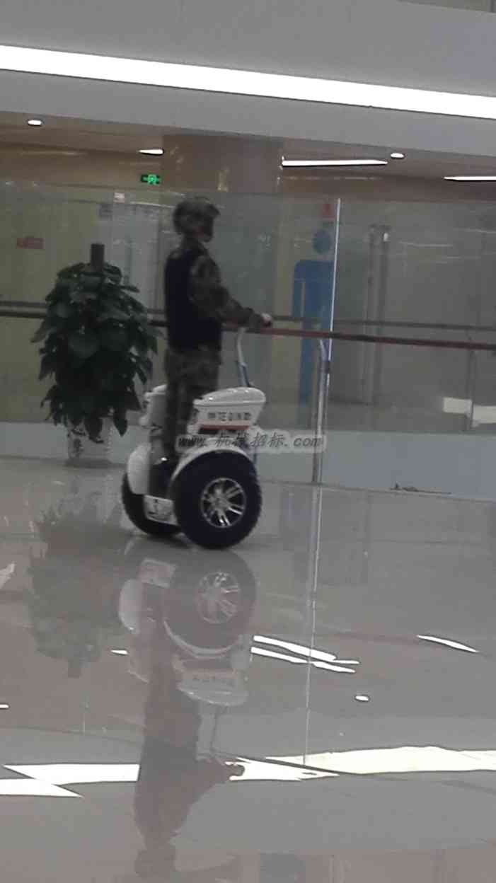看看301武警医院的保安，都有这装备了，
