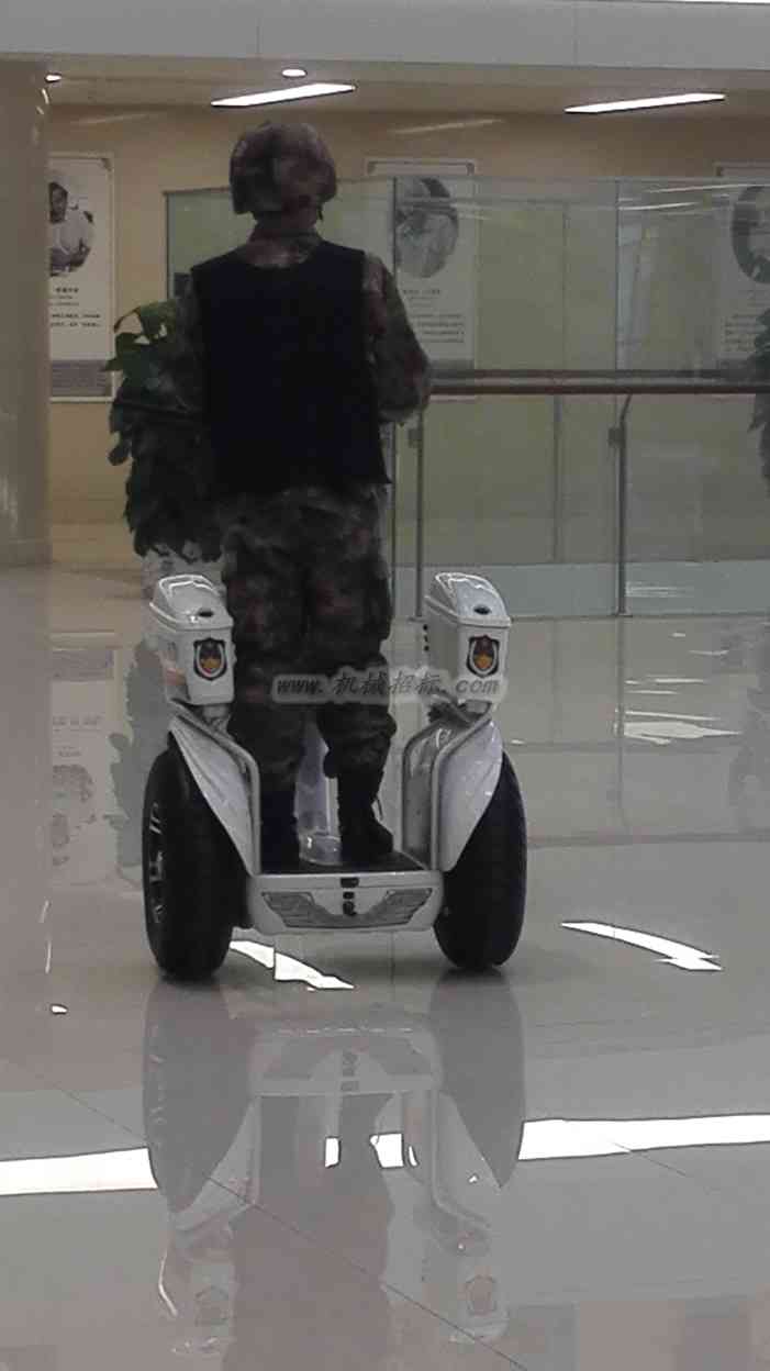 看看301武警医院的保安，都有这装备了，